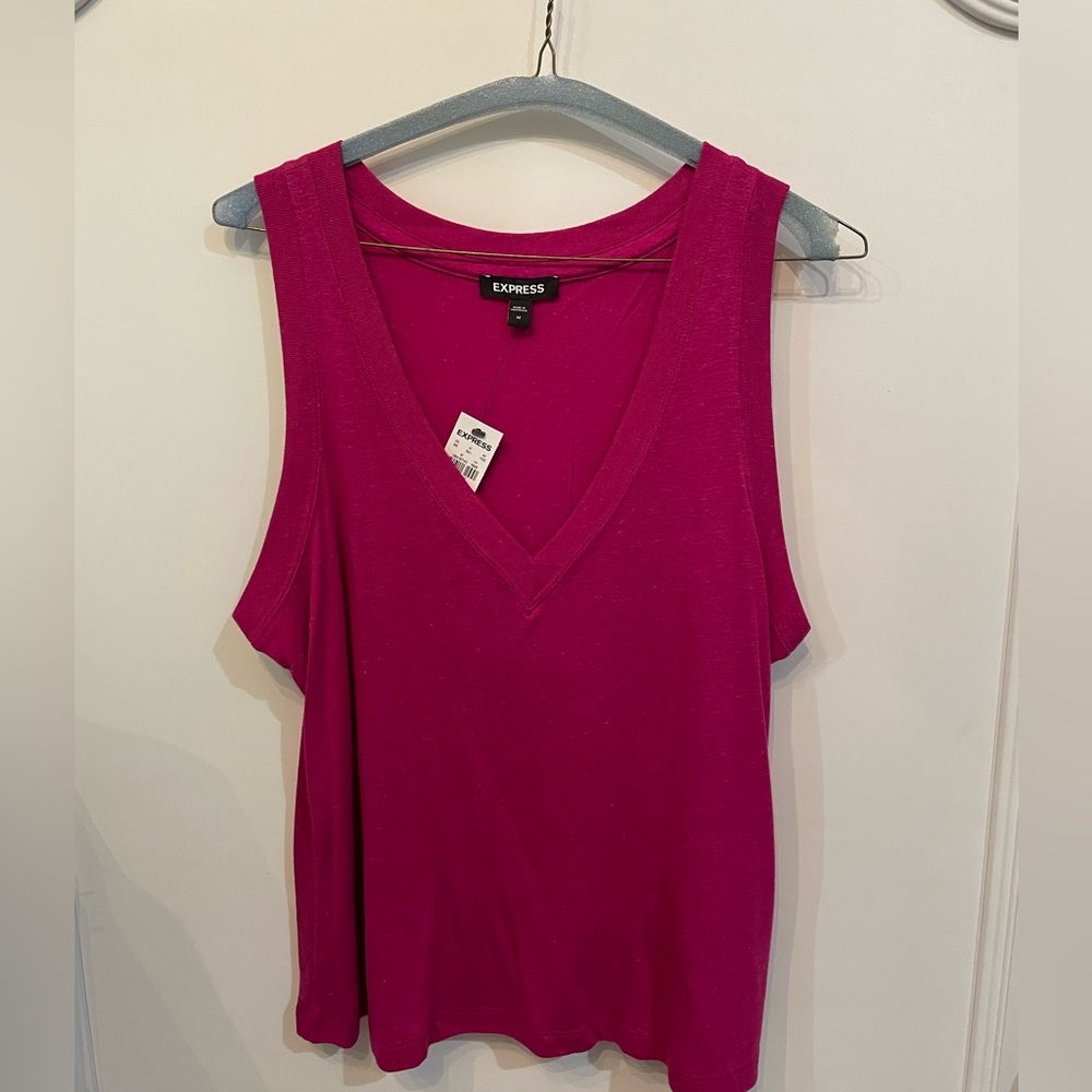 Express magenta tank